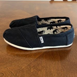 TOMS shoes | women’s size 8.5 | black